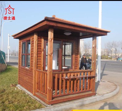 公園景區(qū)值班內(nèi)部都是鍍鋅方管，屬于鋼結(jié)構崗亭警務室防腐木崗亭
