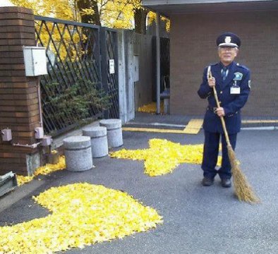 快開學(xué)了！你們學(xué)校的門衛(wèi)崗?fù)べI了嗎